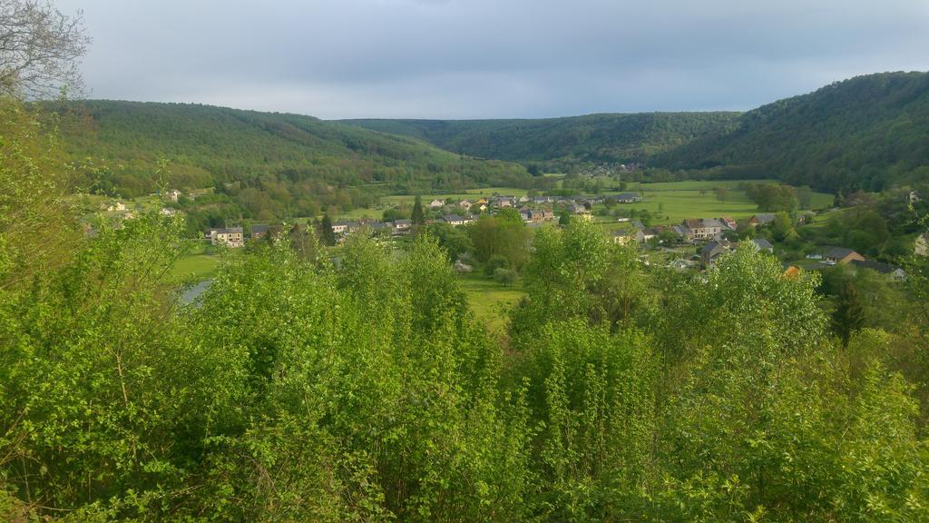 ホテルLe Point De Chute Tournavaux エクステリア 写真